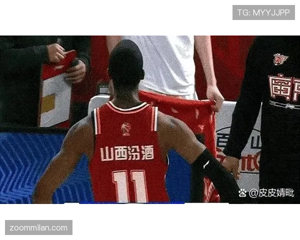 篮球进攻犯规规则详解:判罚标准与适用情况 篮球进攻犯规规则详解:判罚标准与适用情况
